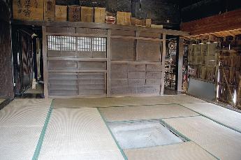 太田家住宅内のあらけと言う客間の写真。